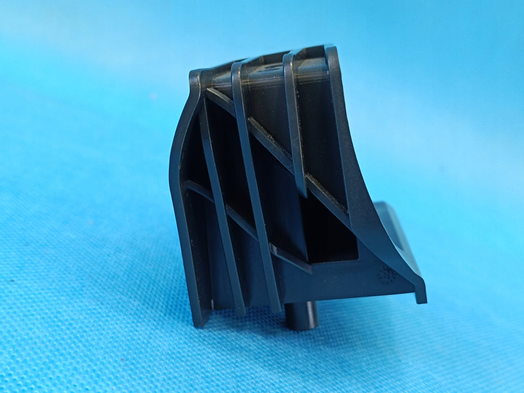SKODA OCTAVIA IV COMBI 1,5 TSI 110KW 2021R BELT GUIDE RIGHT 5E7857782