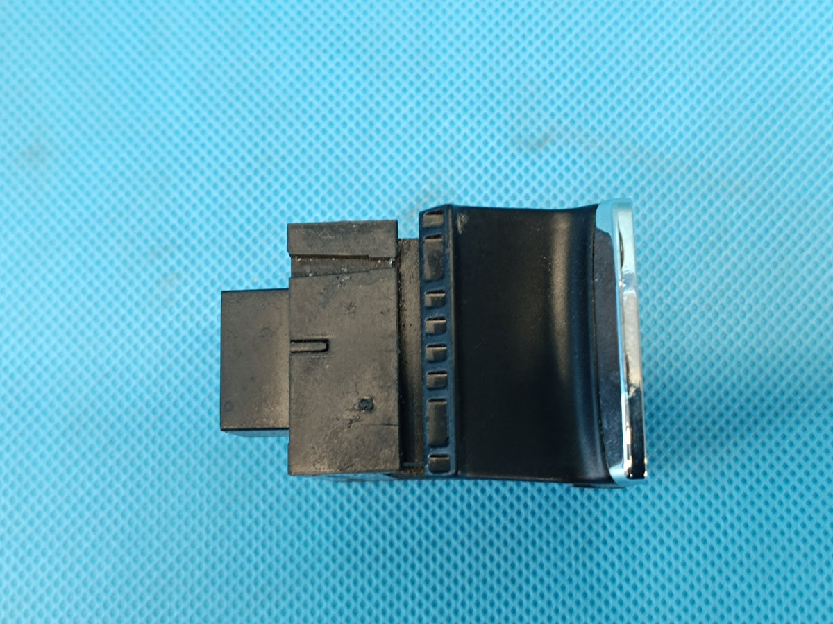 SKODA OCTAVIA IV COMBI 1,5 TSI 110KW 2021R HAND BRAKE PANEL 5E4927225