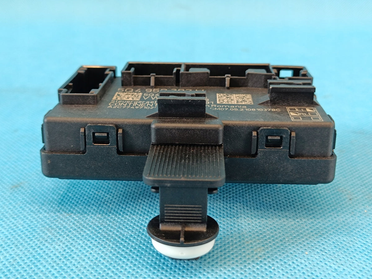 SKODA OCTAVIA IV COMBI 1,5 TSI 110KW 21R DOOR MODULE RIGHT FRONT 5Q4959392H