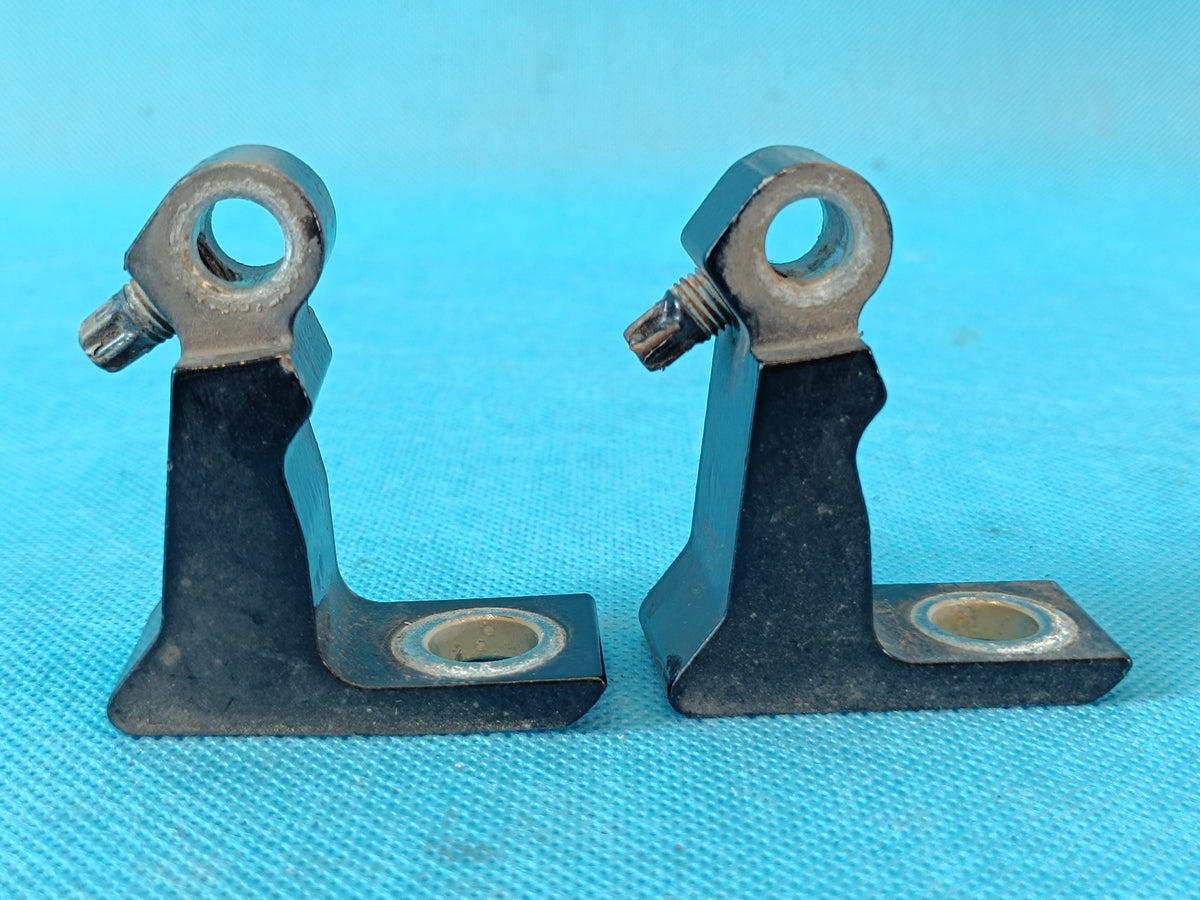SKODA OCTAVIA IV COMBI 1,5TSI 110KW 2021R DOOR HINGES LEFT REAR 8X0831403F