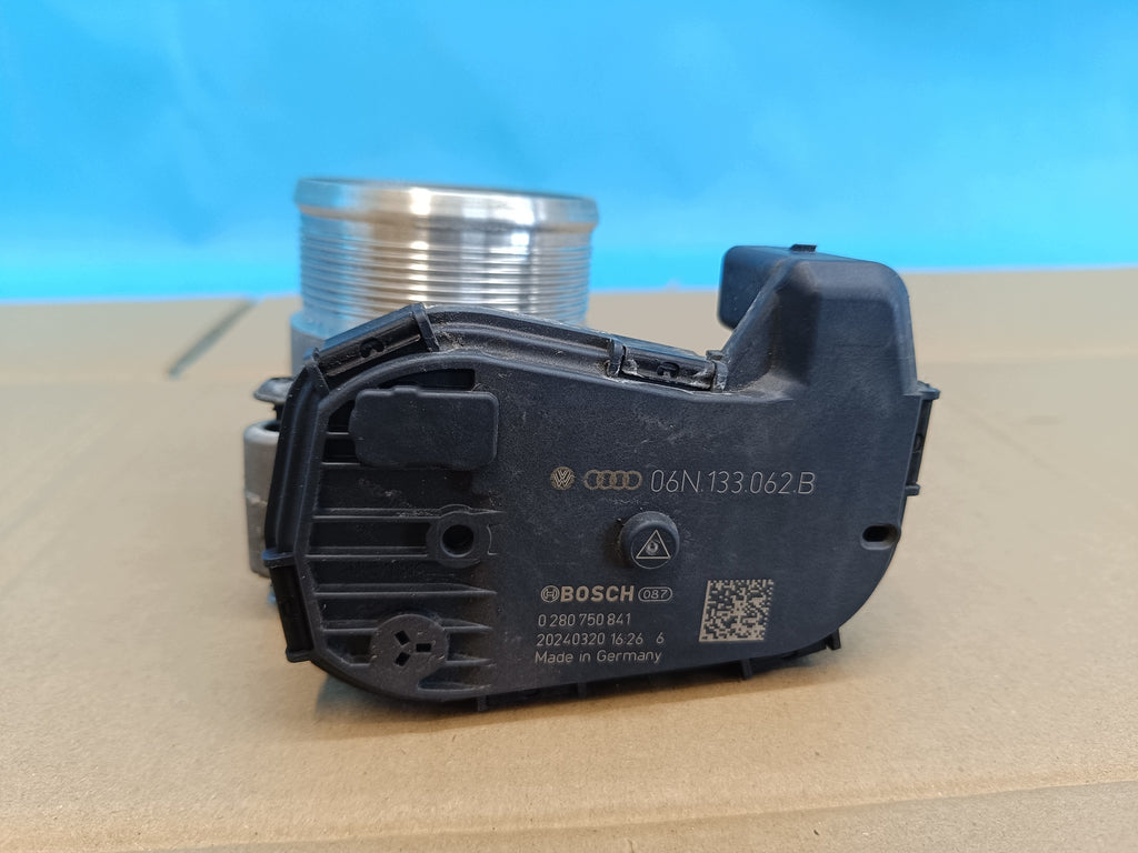 SKODA OCTAVIA IV COMBI 2.0 TFSI 140KW BNNA 2024 R THROTTLE 06N133062B