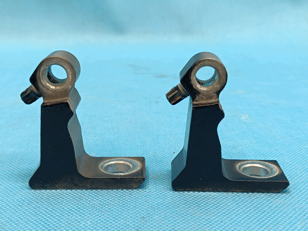 SKODA OCTAVIA IV COMBI 2.0 TFSI 2024R DOOR HINGES LEFT FRONT 8X0831403F