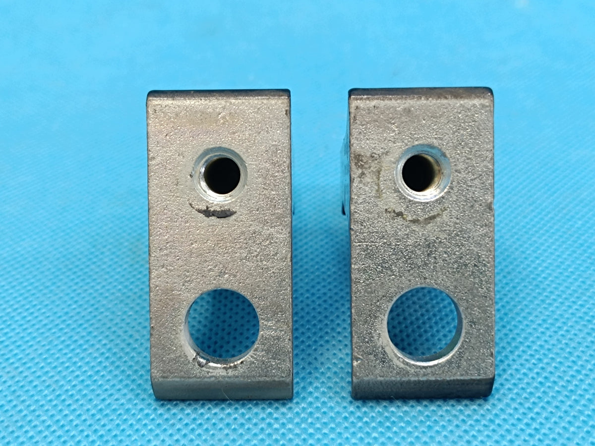 SKODA OCTAVIA IV COMBI 2.0 TFSI 2024R DOOR HINGES LEFT FRONT 8X0831403F