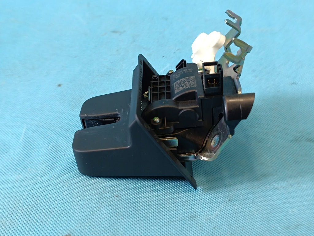 SKODA OCTAVIA IV COMBI 2,0TDI 110KW 2023R TAILGATE LOCK 5E3827505