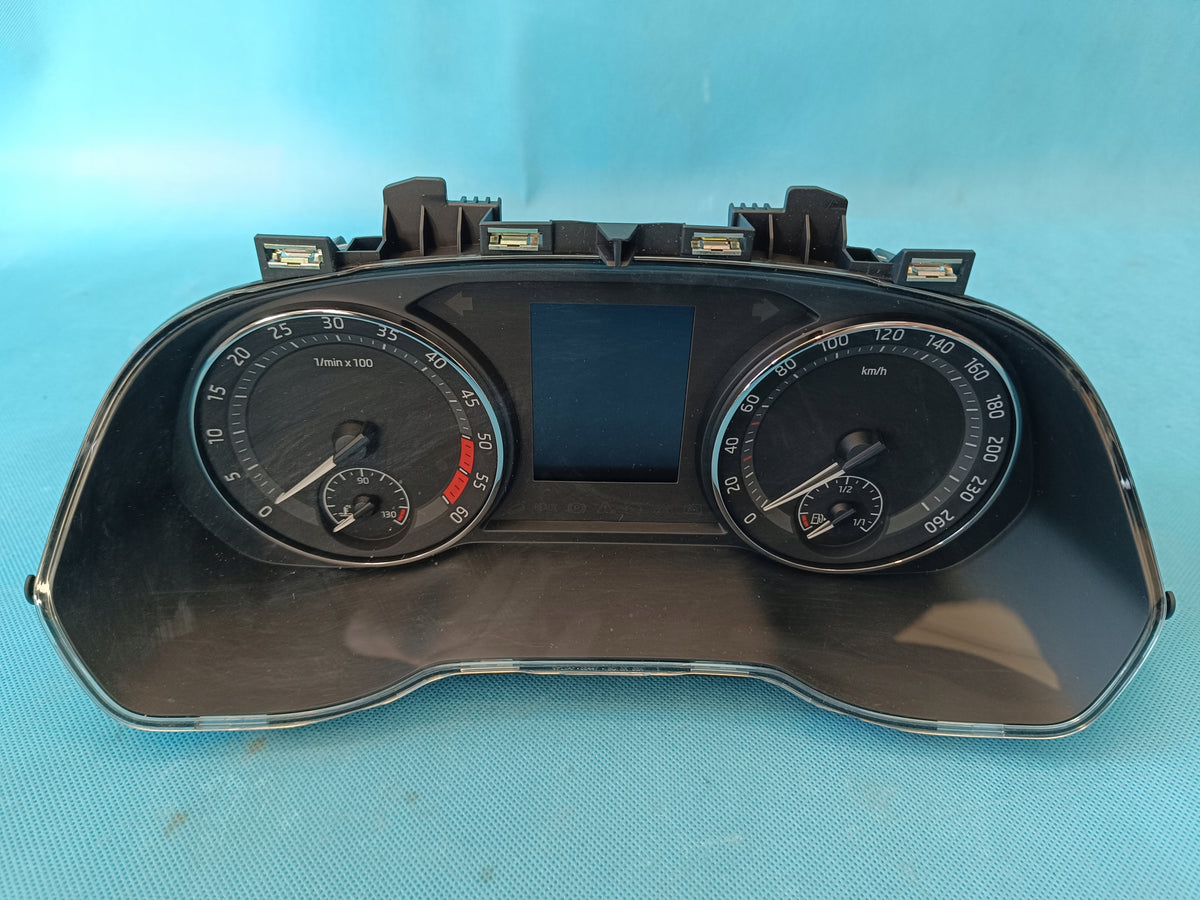 SKODA OCTAVIA IV COMBI 2,0TDI 2023R COUNTER CLOCKS 100583km 5E3920741B