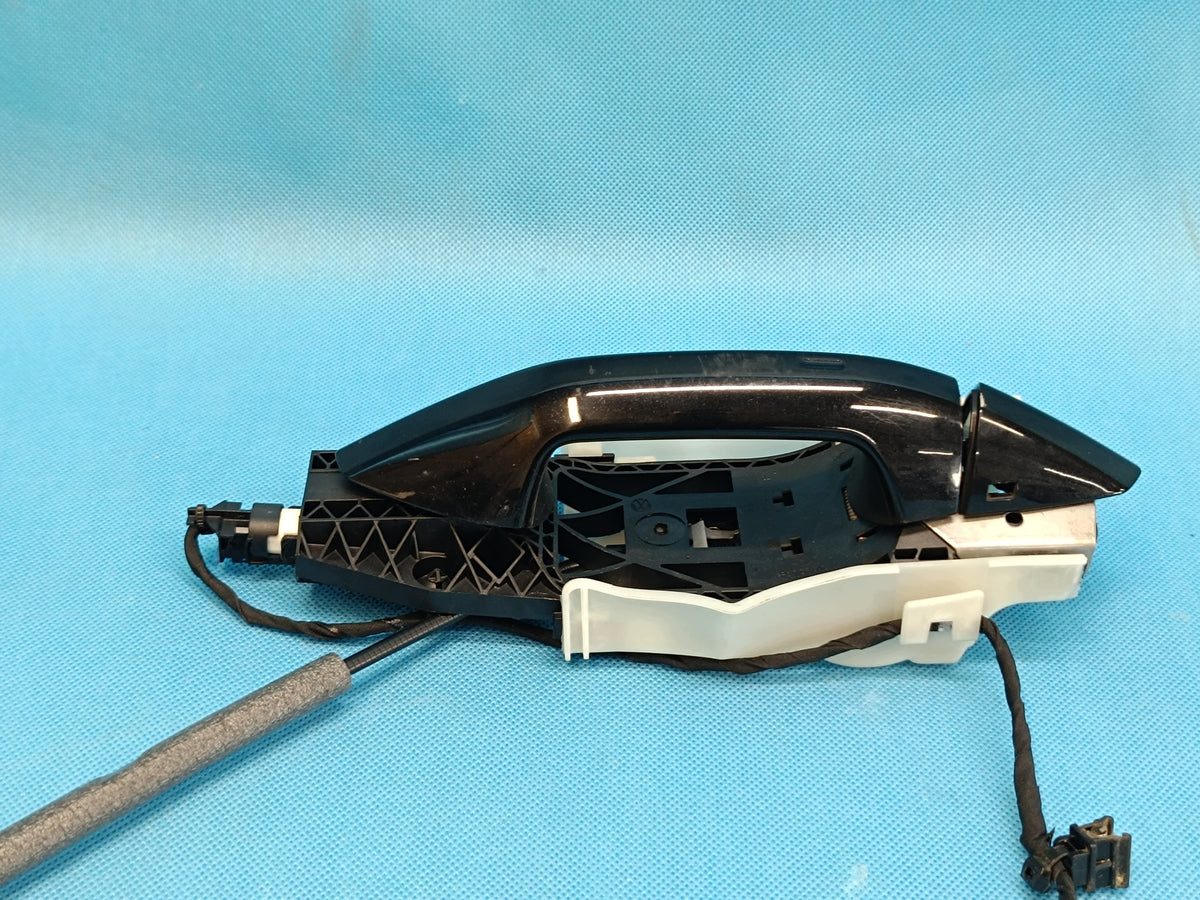 SKODA OCTAVIA IV COMBI 2024 R DOOR HANDLE LEFT FRONT KESSY 8Y0959121
