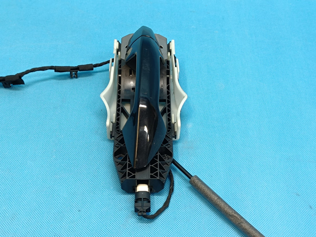 SKODA OCTAVIA IV COMBI 2024 R DOOR HANDLE LEFT FRONT KESSY 8Y0959121