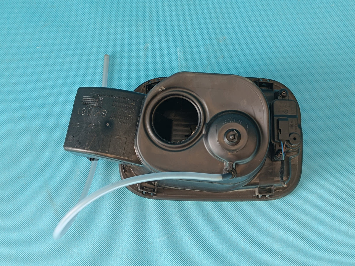 SKODA OCTAVIA IV VRS 2.0 TFSI 2026R FUEL FILLER FLAP 5E6809702 5E6809909