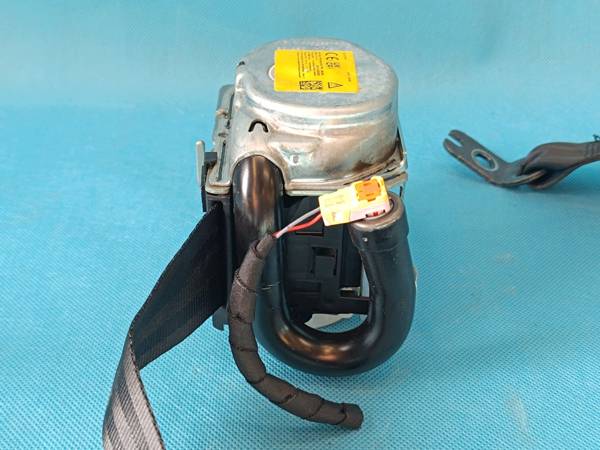 SKODA OCTAVIA IV VRS 2.0 TFSI 2026R SEAT BELT RIGHT REAR 5E6857805D