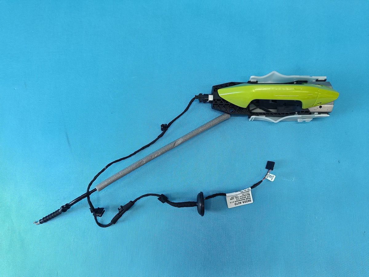 SKODA OCTAVIA IV VRS 2.0TFSI 2026R DOOR HANDLE LEFT FRONT KESSY 8Y0837239A