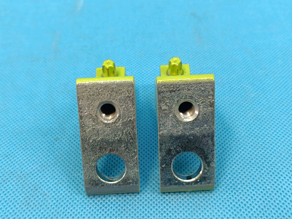 SKODA OCTAVIA IV VRS 2.0TFSI 2026R DOOR HINGES LEFT FRONT LG6E 8Y0831403E