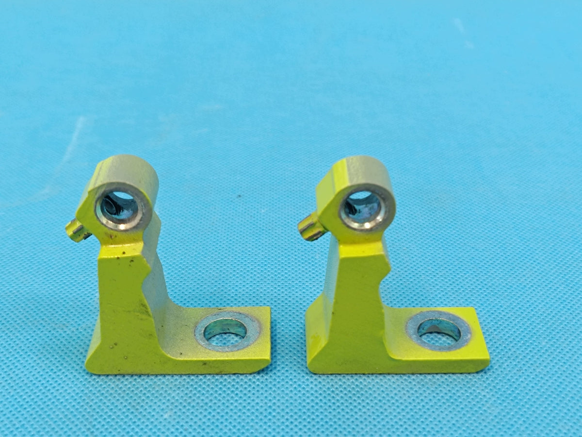 SKODA OCTAVIA IV VRS 2.0TFSI 2026R DOOR HINGES LEFT FRONT LG6E 8Y0831403E