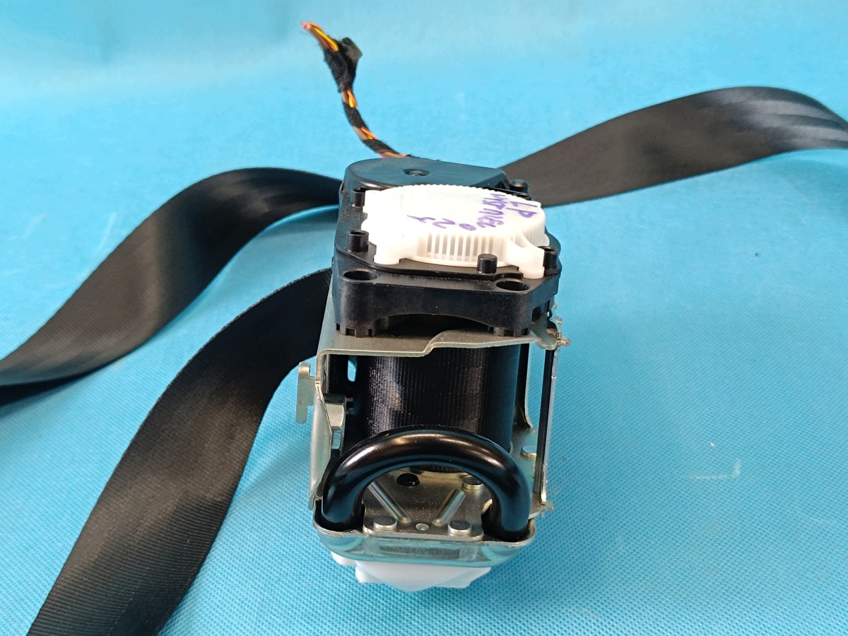 SKODA OCTAVIA IV VRS 2.0TFSI 2026R SEAT BELT LEFT FRONT 5E3857705K