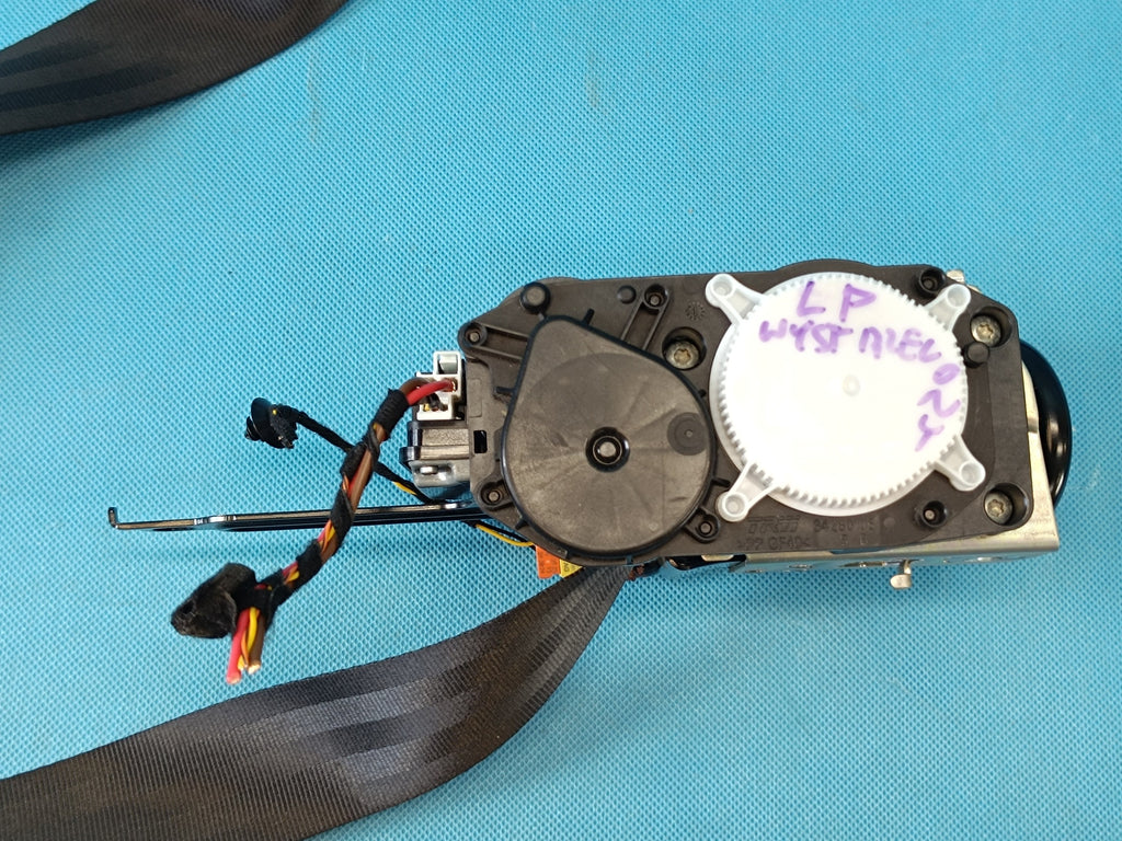 SKODA OCTAVIA IV VRS 2.0TFSI 2026R SEAT BELT LEFT FRONT 5E3857705K