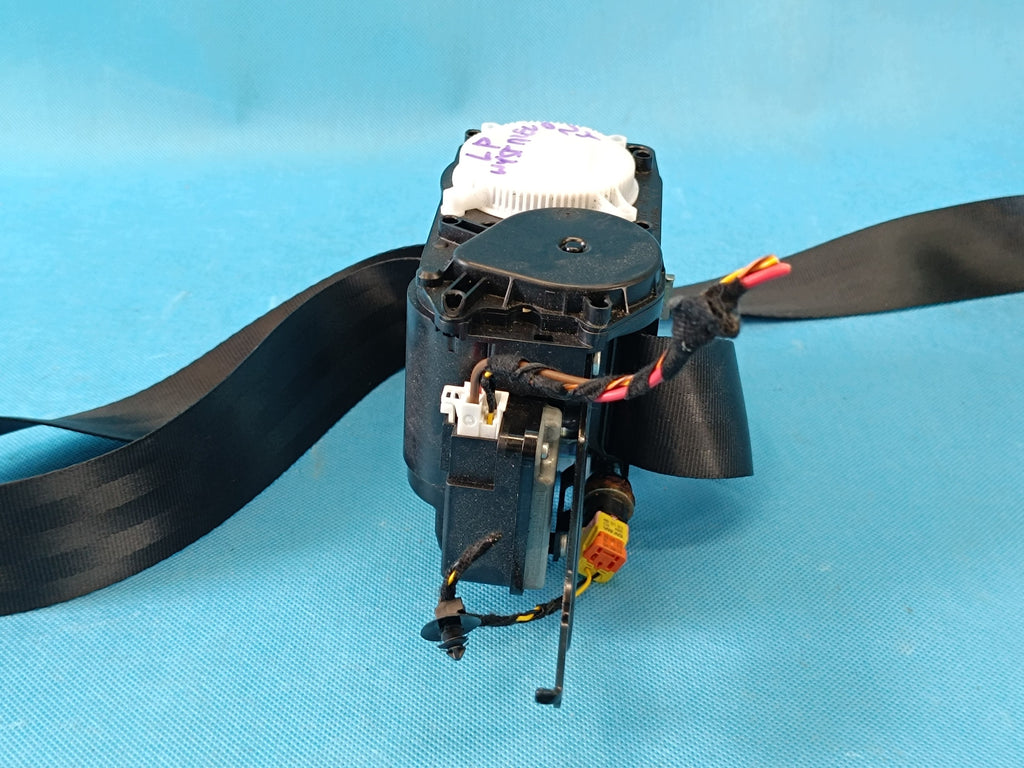 SKODA OCTAVIA IV VRS 2.0TFSI 2026R SEAT BELT LEFT FRONT 5E3857705K