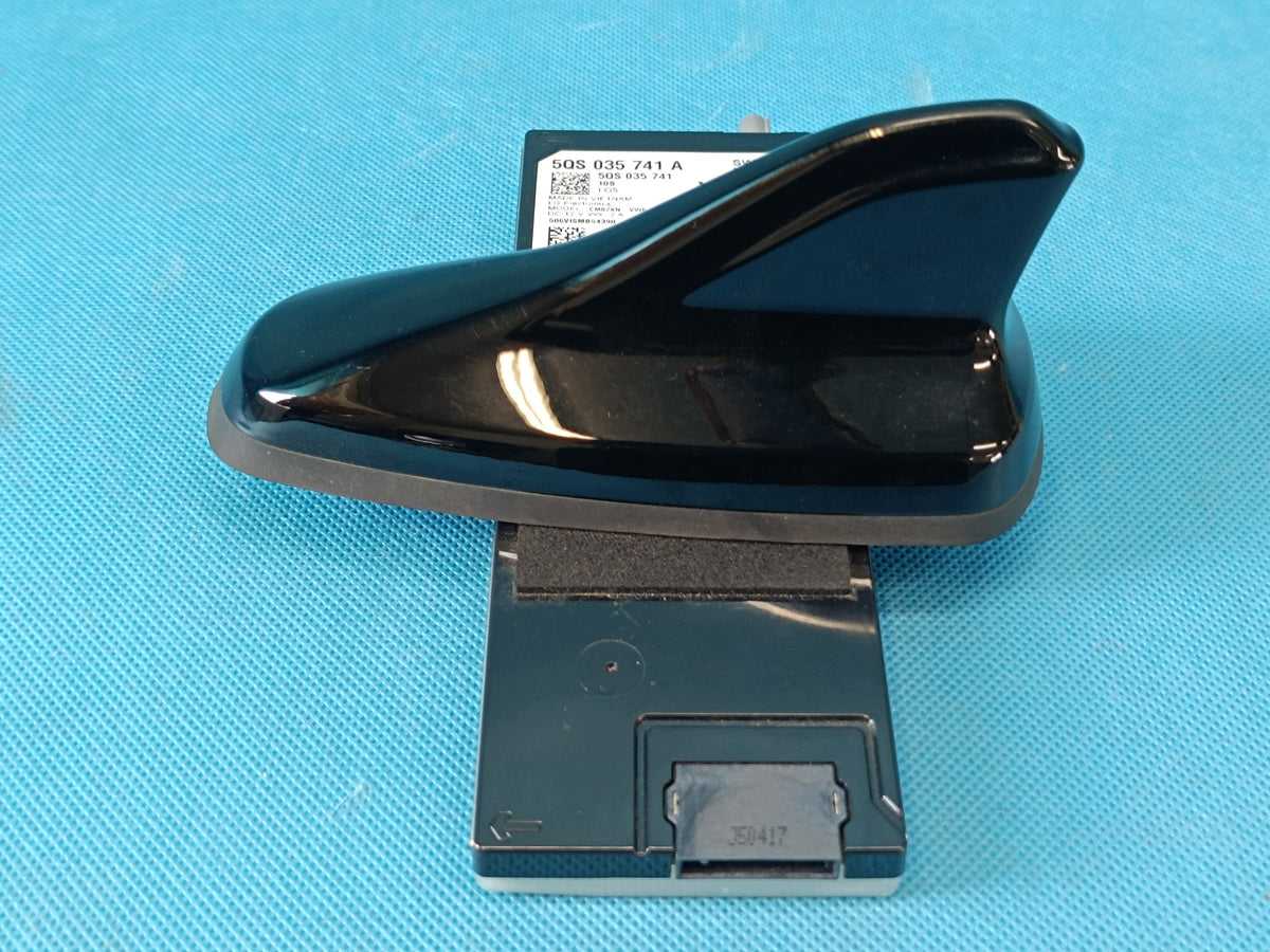 SKODA OCTAVIA IV VRS 2026 R ROOF ANTENNA SHARK 5WA035507Q 5QS035741A