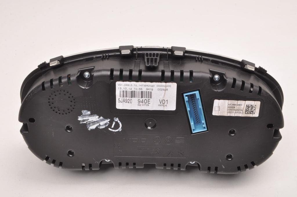 SKODA RAPID 1.6 TDI 90KM COUNTER CLOCKS UK 5JA920940E