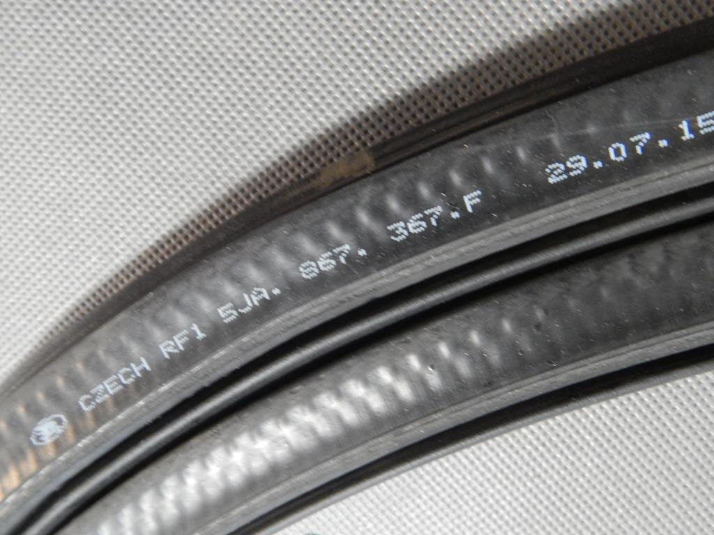 SKODA RAPID DOOR SEAL REAR 5JA867366F