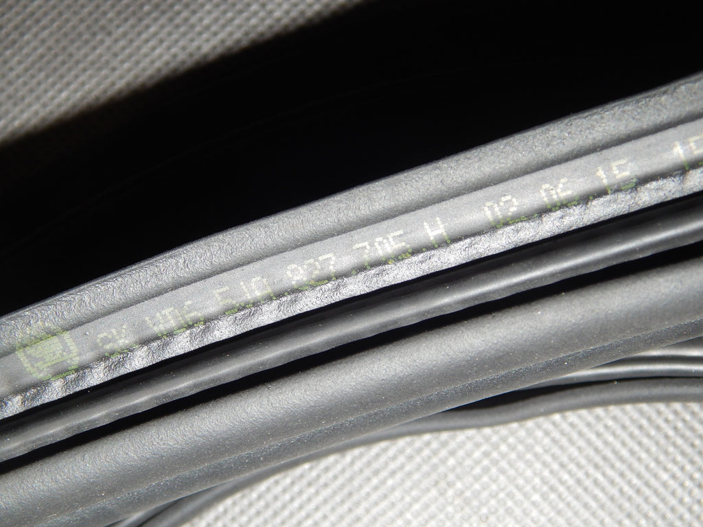 SKODA RAPID FLAP SEAL 5JA827705H