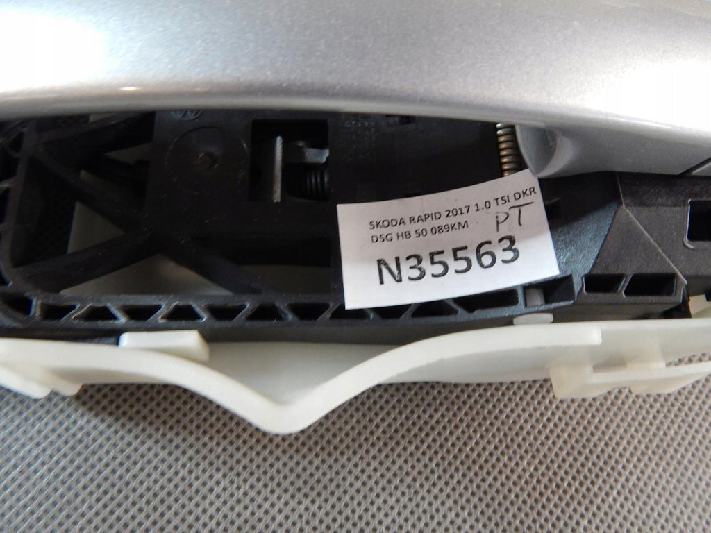SKODA RAPID HANDLE RIGHT FRONT LA7W