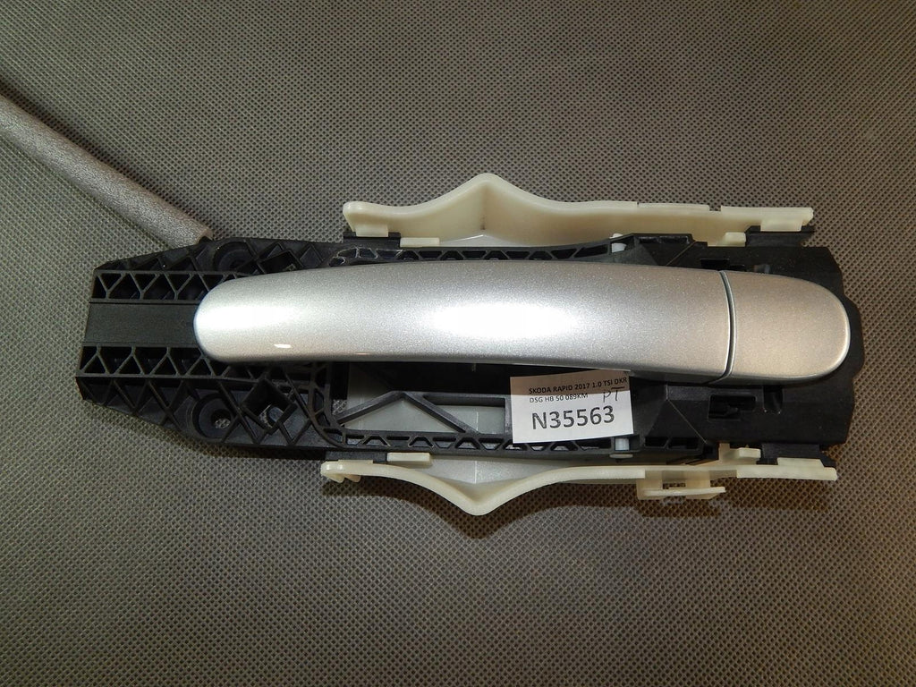 SKODA RAPID HANDLE RIGHT FRONT LA7W