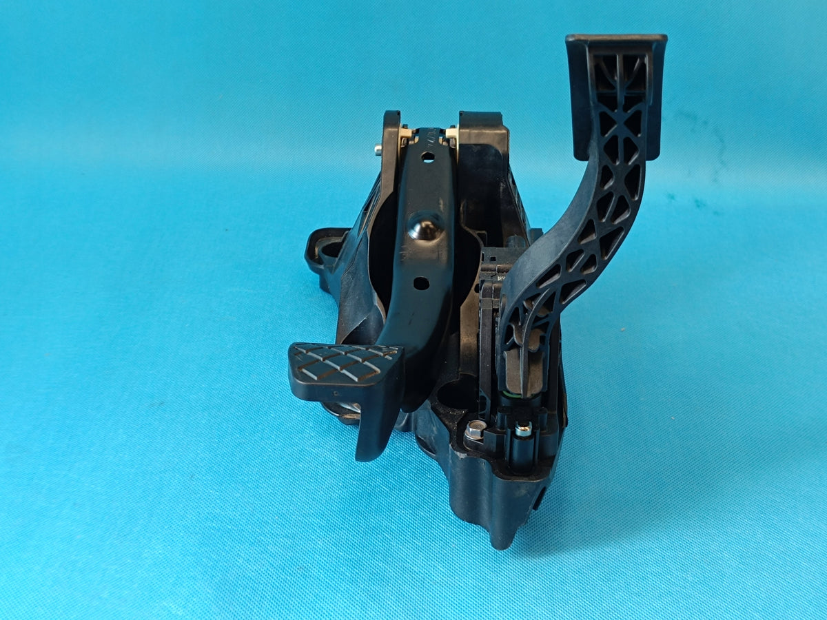 SKODA SCALA LIFT 1.0 TSI 24R FRAME BRAKE PEDAL 2Q1723503 2Q1721058P