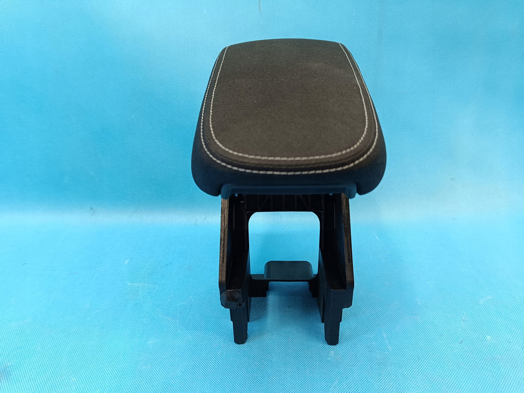 SKODA SCALA LIFT 1.0 TSI 85KW 2024 R ARMREST SYZ 654864207A