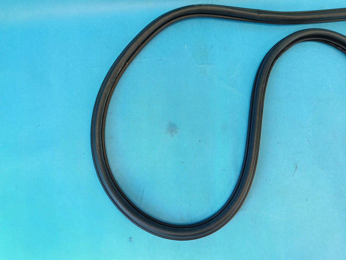 SKODA SCALA LIFT 1.0 TSI 85KW 2024 R GASKET LEFT FRONT 657867365F