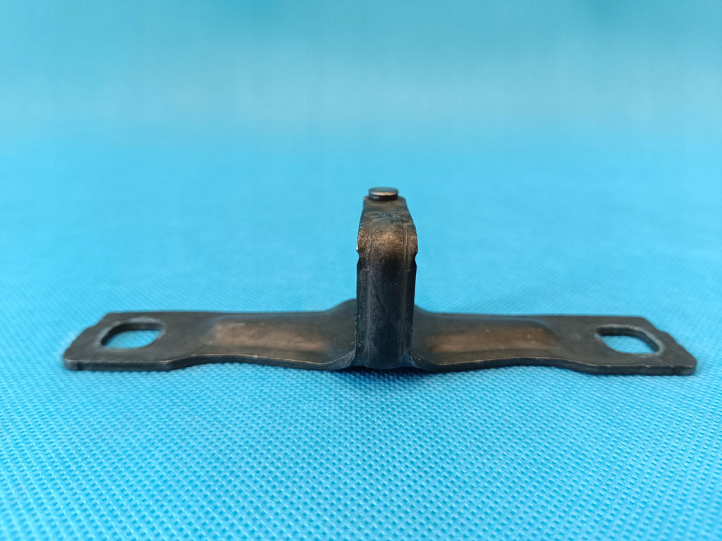 SKODA SCALA LIFT 1.0 TSI 85KW 2024 R TAILGATE BOLT 8V0827507H