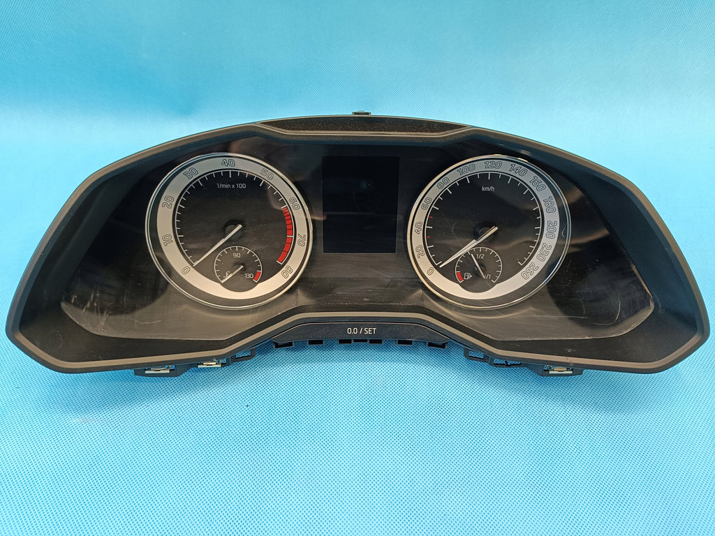 SKODA SUPERB 3 COMBI 2.0 TFSI 206KW 4X4 2018R COUNTER CLOCK 3V0920710B