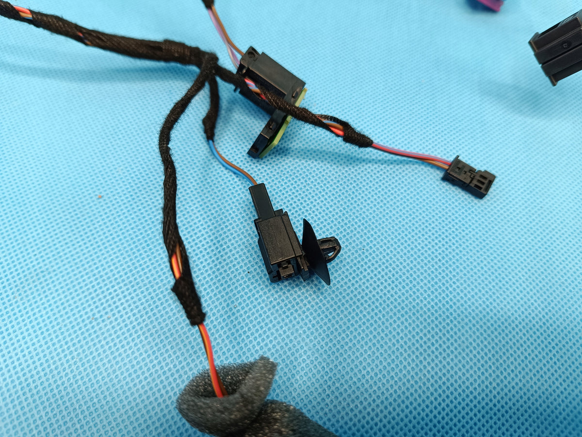 SKODA SUPERB 3 COMBI 2.0 TFSI 206KW 4X4 2018R DOOR HARNESS RIGHT FRONT