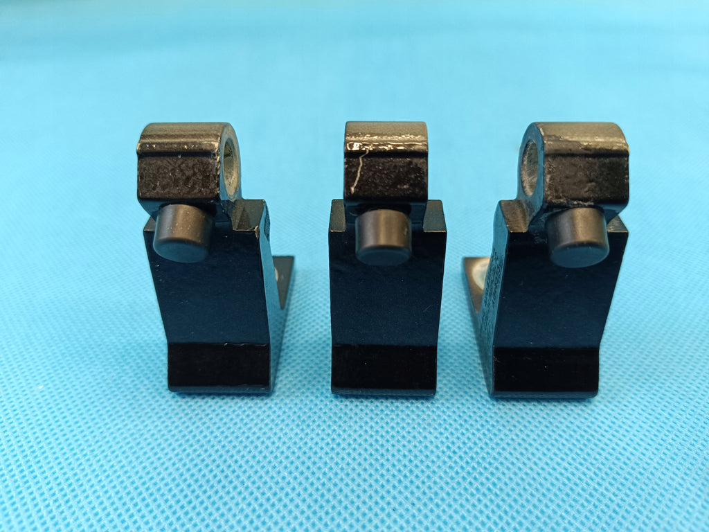 SKODA SUPERB 3 COMBI 2.0 TFSI 206KW 4X4 2018R DOOR HINGES LEFT 8X0831403E