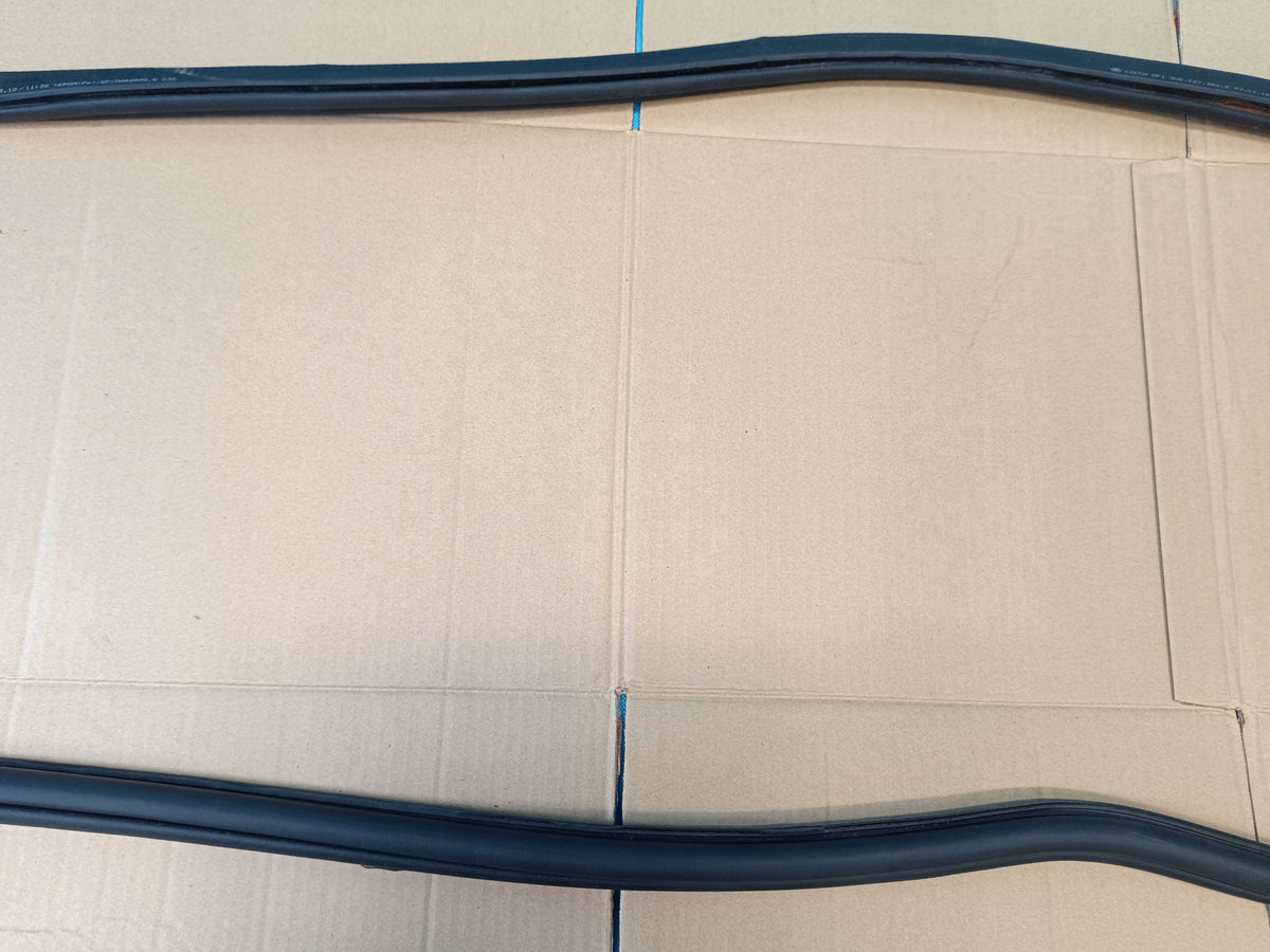 SKODA SUPERB 3 COMBI 2.0TFSI 206KW 4X4 18R GASKET RIGHT FRONT 3V0867366B