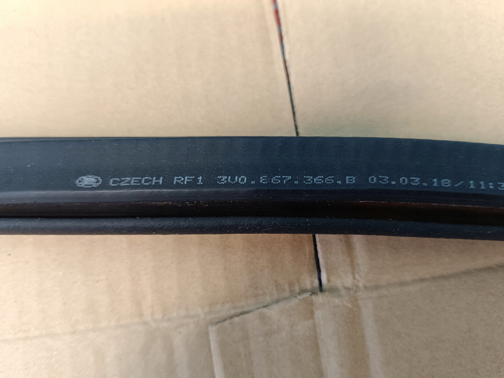 SKODA SUPERB 3 COMBI 2.0TFSI 206KW 4X4 18R GASKET RIGHT FRONT 3V0867366B