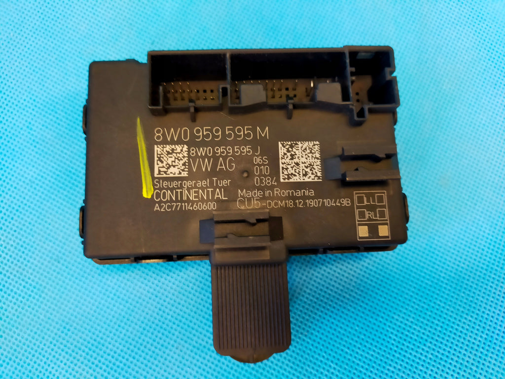 SKODA SUPERB 3 III FL 2.0 FSI 200KW 2020 R DOOR MODULE LEFT REAR 8W0959595M