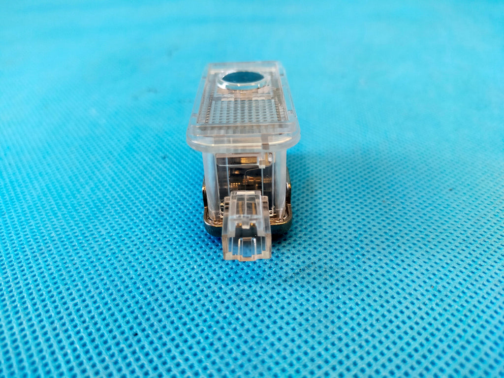 SKODA SUPERB 3 III FL 2.0 FSI 200KW 2020 R LED DOOR PROJECTOR RIGHT FRONT