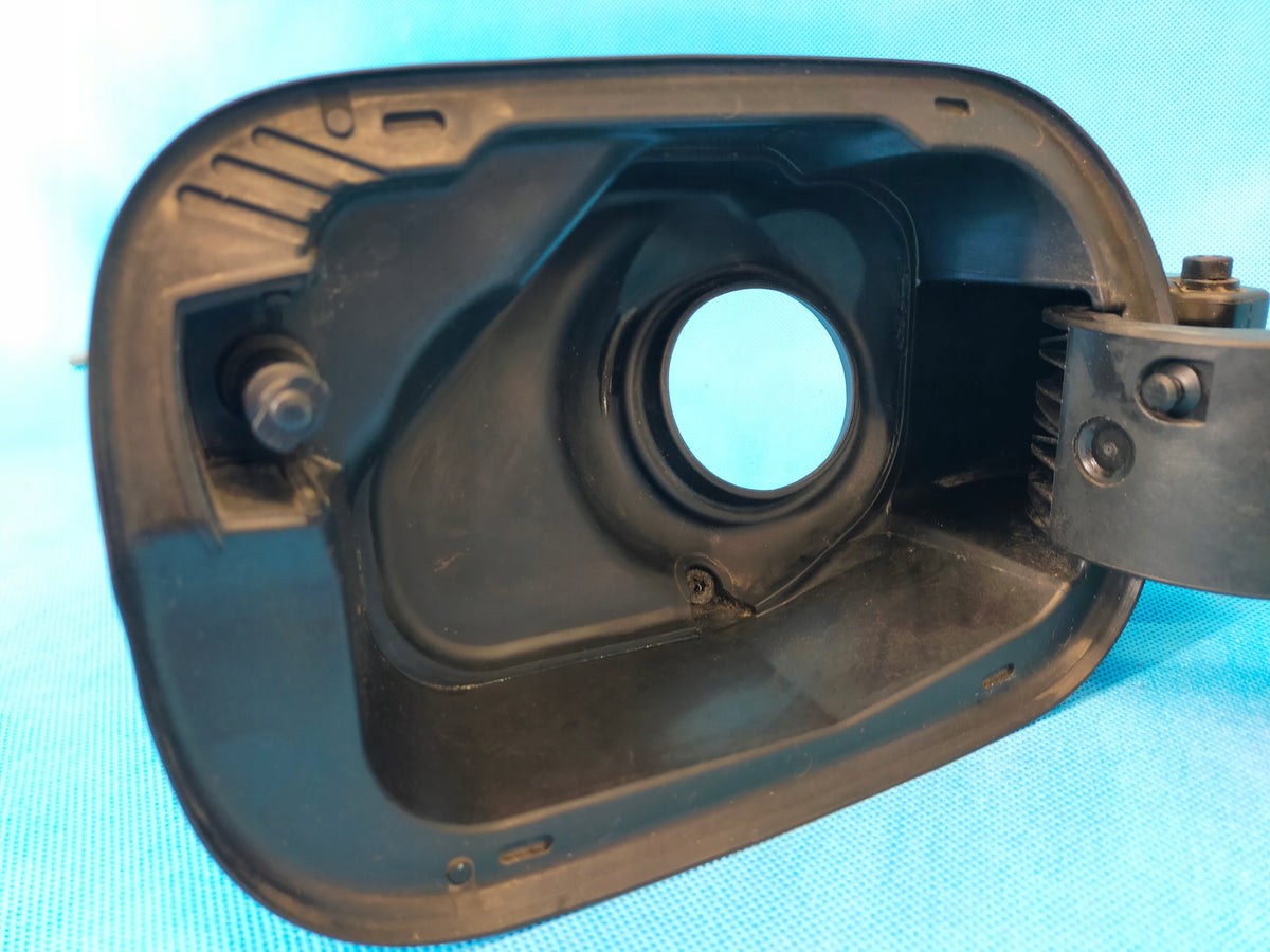 SKODA SUPERB 3 III FL 2.0FSI 200KW 2020R FUEL FILLER FLAP LW5Q 3V9809909
