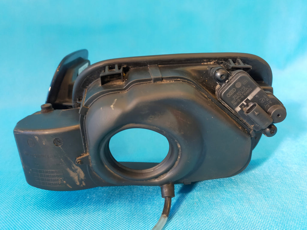 SKODA SUPERB 3 III FL 2.0FSI 200KW 2020R FUEL FILLER FLAP LW5Q 3V9809909