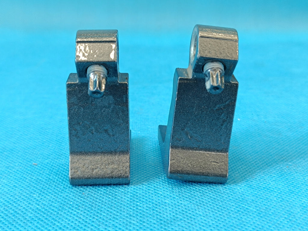 SKODA SUPERB 3 LIFT 2.0 TDI 110KW 2023 R DOOR HINGES RIGHT REAR 8X0831404B