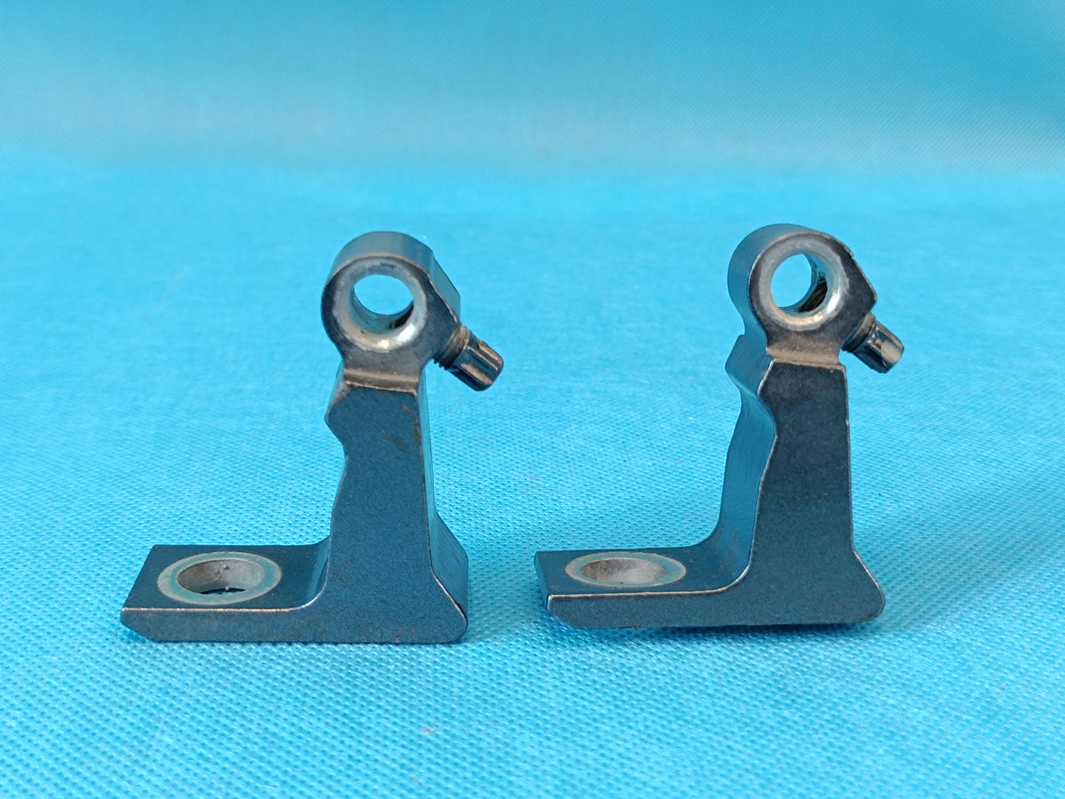 SKODA SUPERB 3 LIFT 2.0 TDI 110KW 2023 R DOOR HINGES RIGHT REAR 8X0831404B