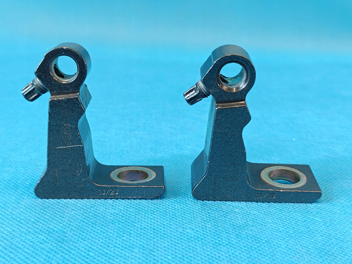 SKODA SUPERB 3 LIFT 2.0 TDI 110KW 2023 R DOOR HINGES RIGHT REAR 8X0831404B