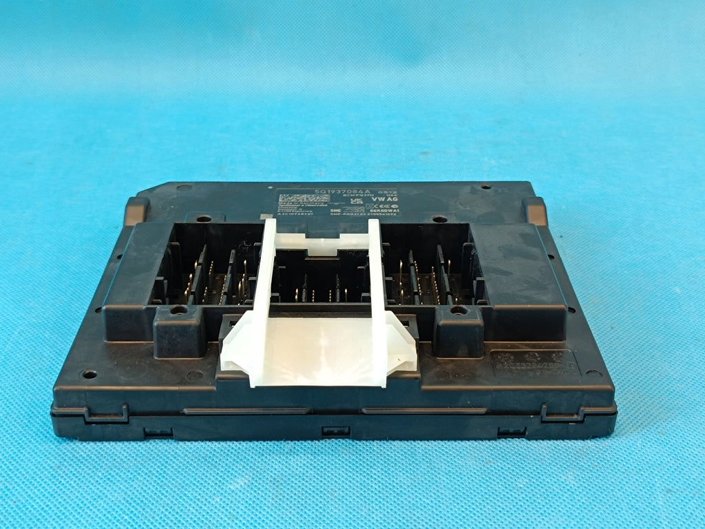 SKODA SUPERB 3 LIFT 2.0 TDI 110KW 2023R COMFORT CONTROLLER MODULE 5Q1937084A