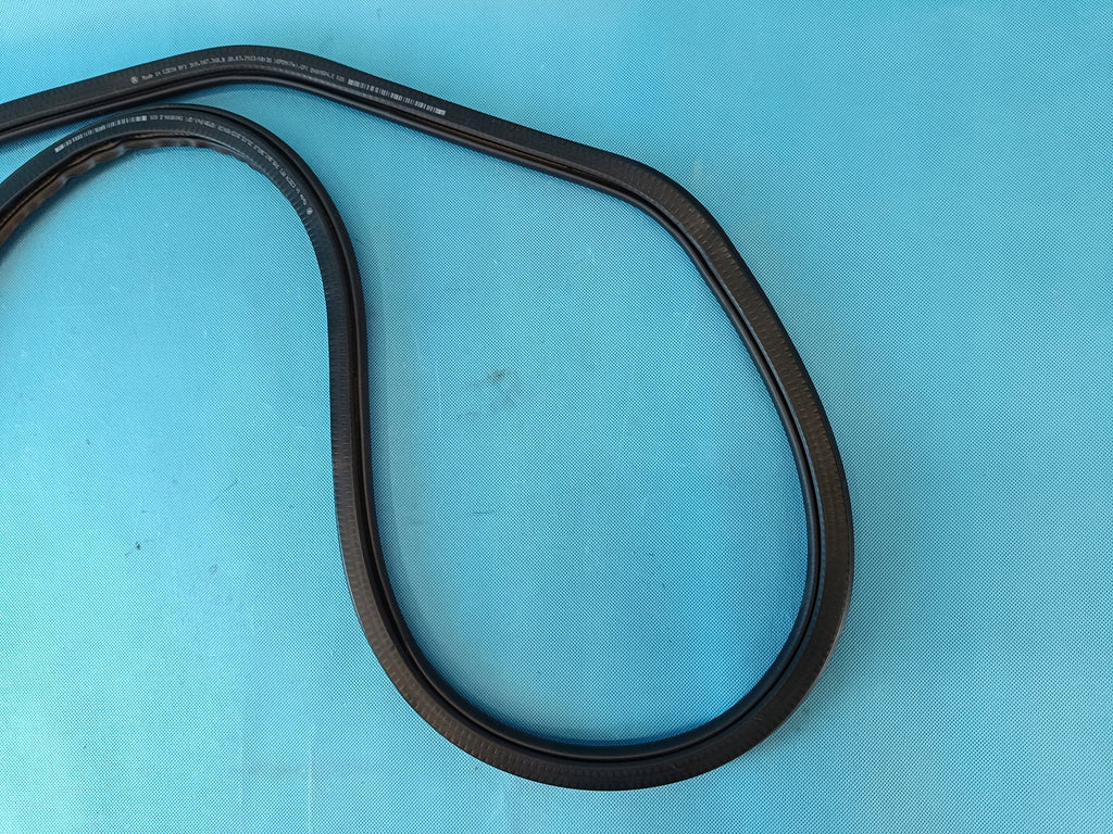 SKODA SUPERB 3 LIFT 2.0TDI 110KW 2023R DOOR SEAL RIGHT REAR 3V9867368B