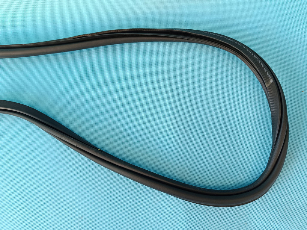 SKODA SUPERB 3 STATION WAGON 2.0 TDI 140KW 18R DOOR SEAL RIGHT REAR 3V9867368B