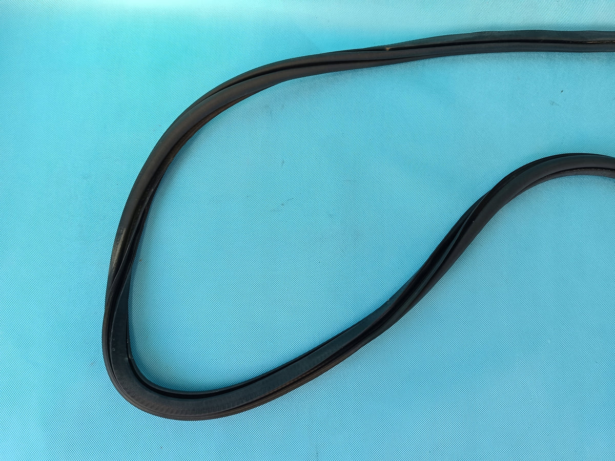 SKODA SUPERB 3 STATION WAGON 2.0 TDI 140KW 18R DOOR SEAL RIGHT REAR 3V9867368B
