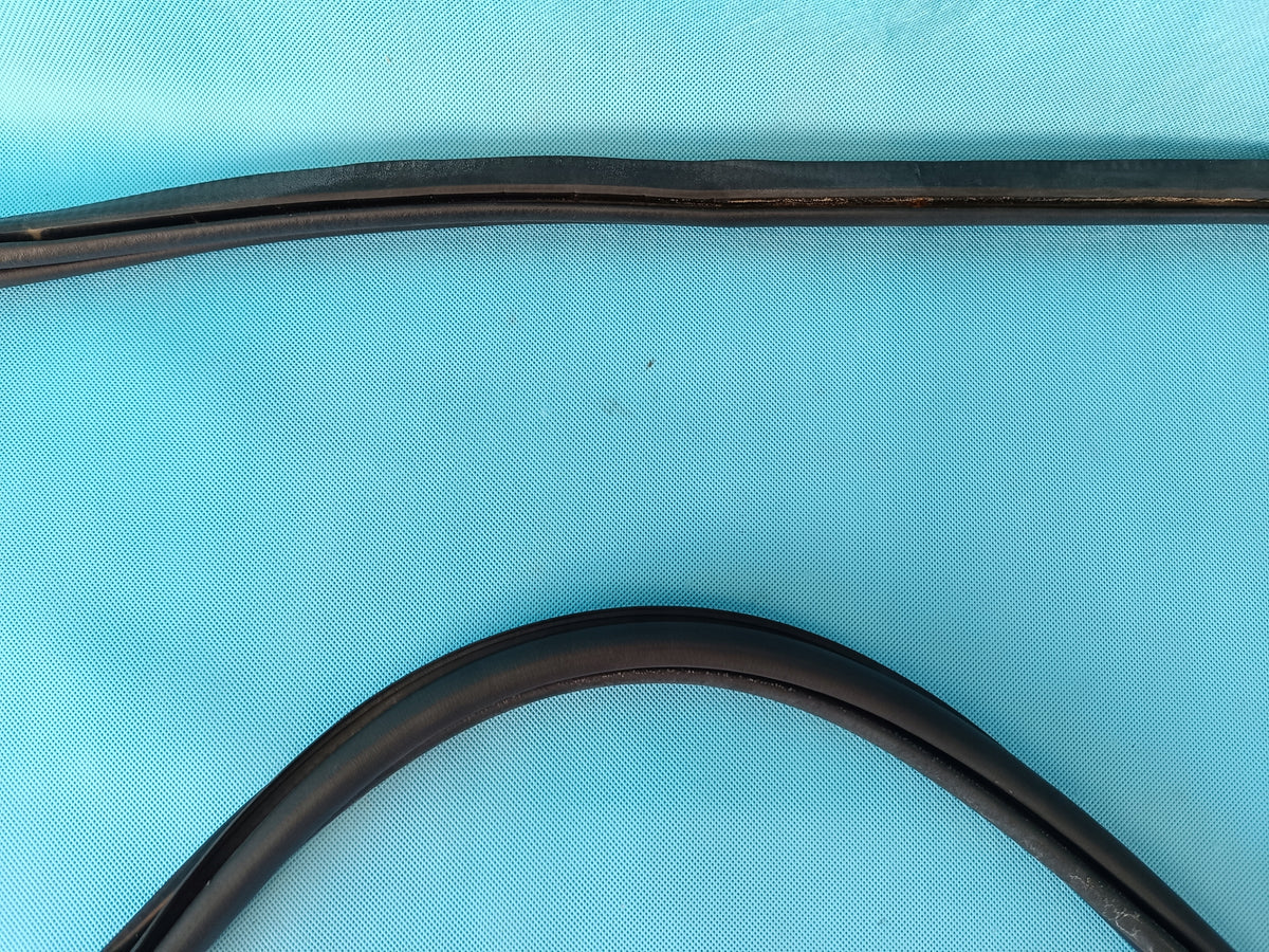 SKODA SUPERB 3 STATION WAGON 2.0 TDI 140KW 18R DOOR SEAL RIGHT REAR 3V9867368B