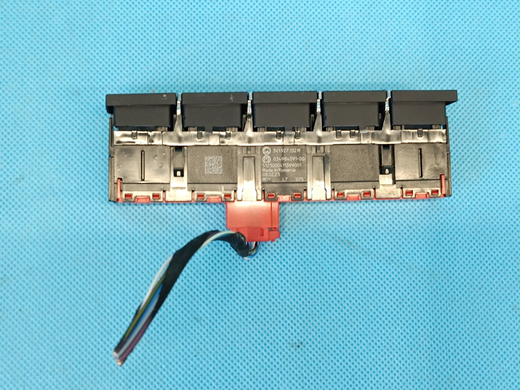 SKODA SUPERB 3 STATION WAGON 2.0 TDI 2023R SWITCH PANEL PDC FLAP 3V1927132M