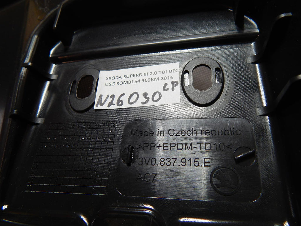 SKODA SUPERB 3V DOOR CAP LEFT P 3V0837915E