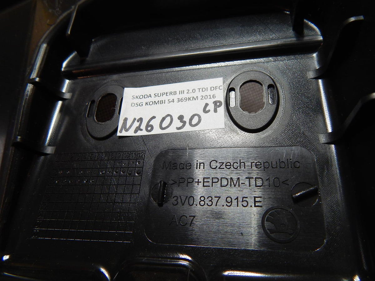 SKODA SUPERB 3V DOOR CAP LEFT P 3V0837915E