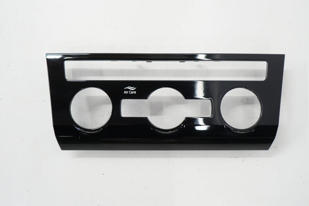 SKODA SUPERB III 18R AIR CONDITIONING PANEL FRAME 3V0820075B